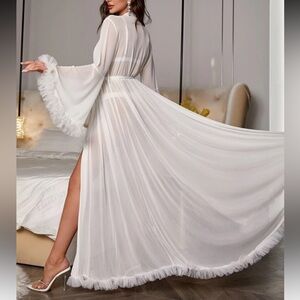 Luxury Bride Getting Ready Robe in White